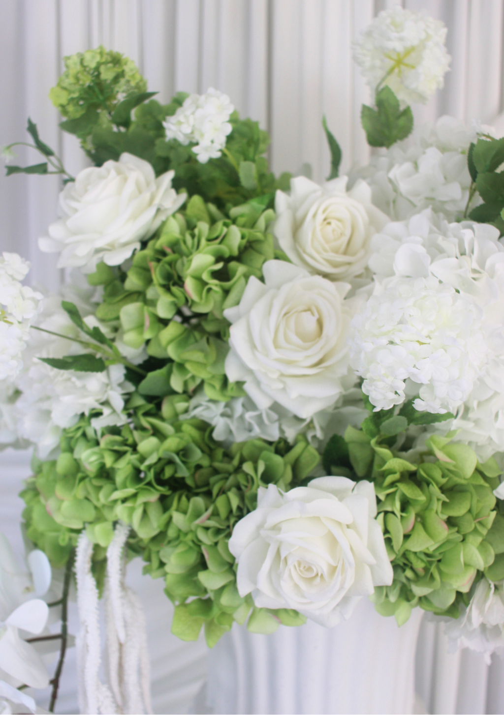 The English Garden Grand Urn Display
